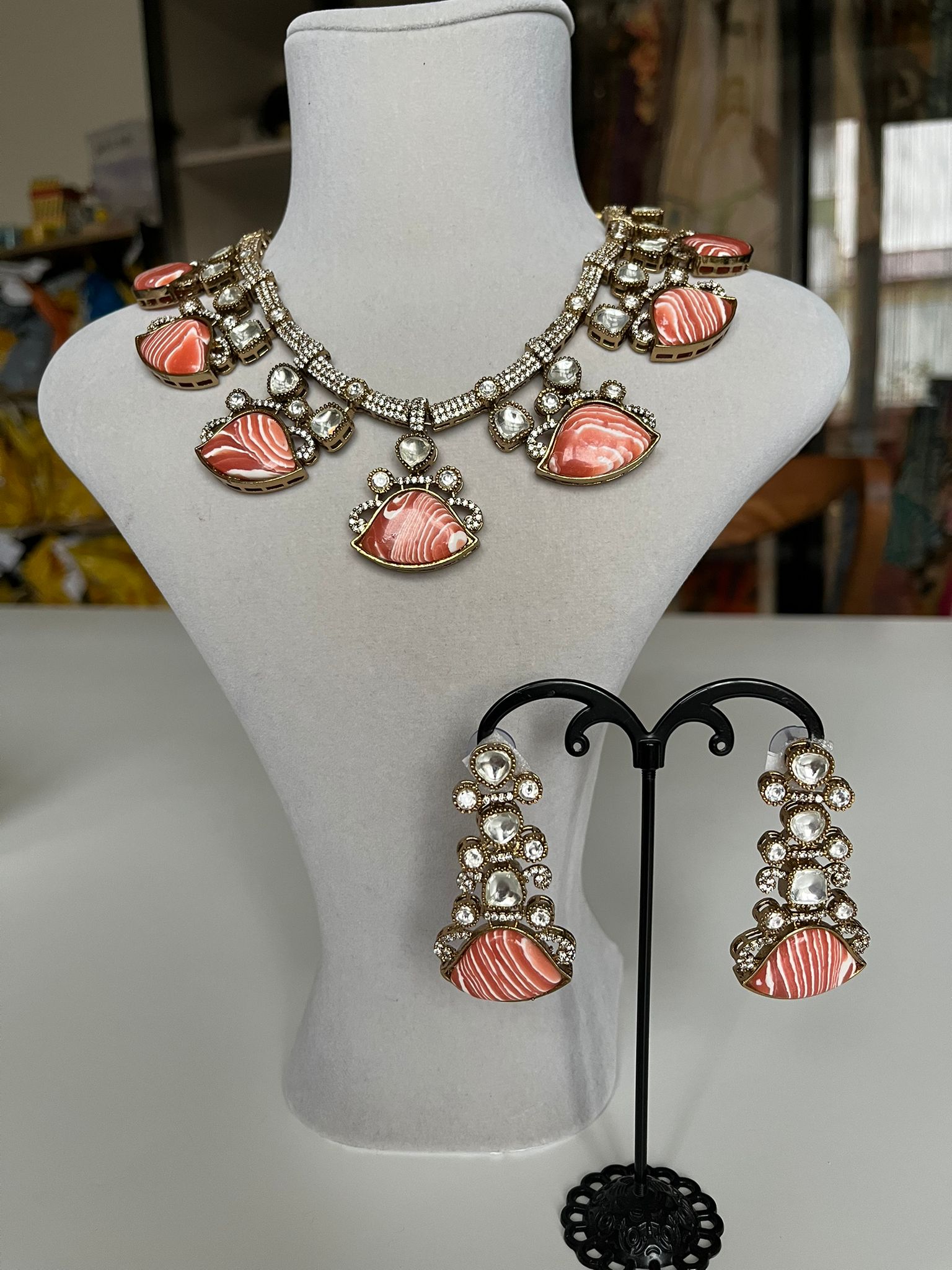 Özel Dizayn Doğal Taş Polky Kolye Küpe Seti – El İşçiliği Hint Takı Modeli